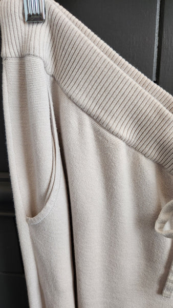 Banana Republic Ivory Knit Pants