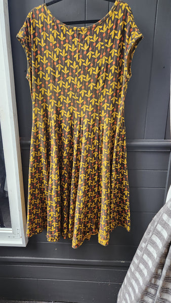 Effie's Heart Sleeveless Radish Dress