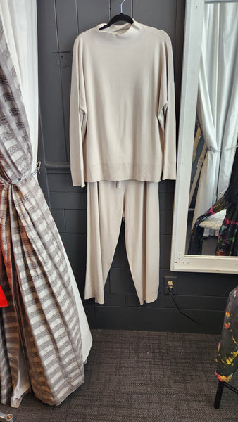 Banana Republic Ivory Knit Pants
