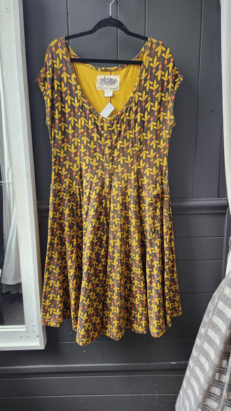 Effie's Heart Sleeveless Radish Dress