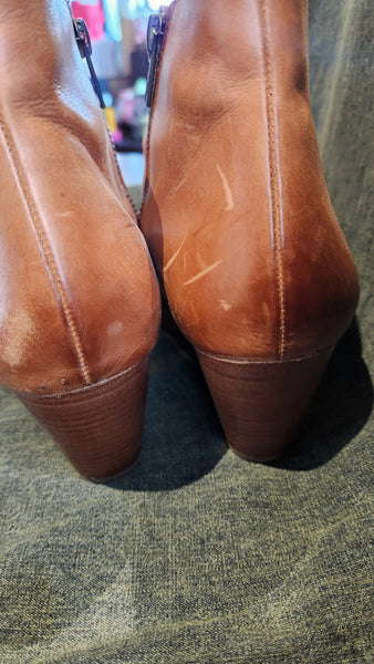 VINCE CAMUTO Tortilla Suede Ankle Boots