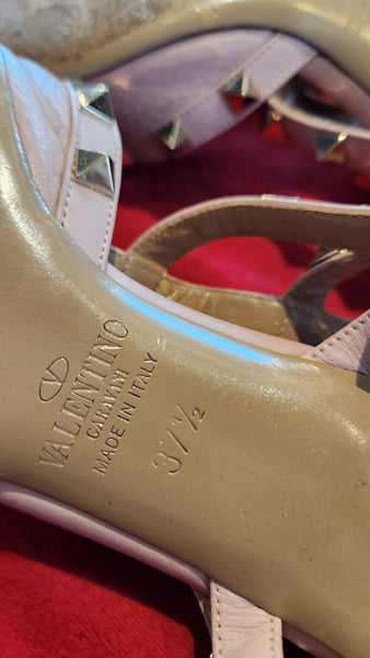 Valentino Garavani Rockstud Patent Leather Pumps in Pink