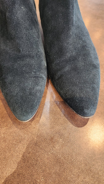 Aquatalia women’s black suede ankle boots