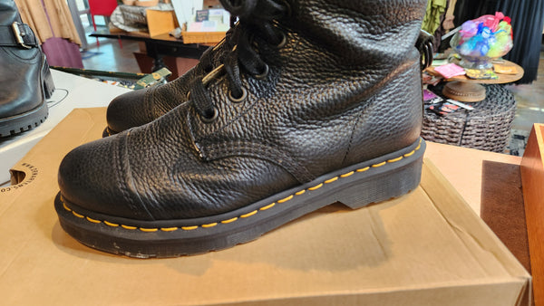 Dr. Marten’s Amilita Aunt Sally Black Leather Faux Fur Lined Boot.
