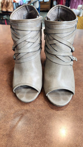 Sugar Peep Toe Shoe in a Taupe/Gray