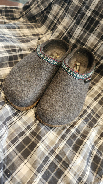 Haflinger Grey Wool Clog