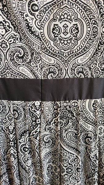 Jessica Howard Black and White Sleeveless Dress