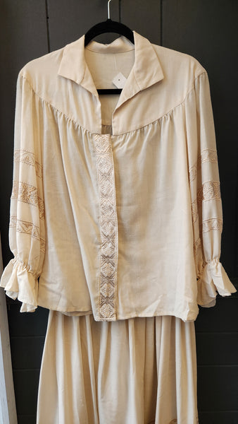 Vintage Betty Hanson Woven Embroidered Top with puff sleeves