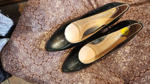 Beautifeel Metallic Black Patent Leather Pumps