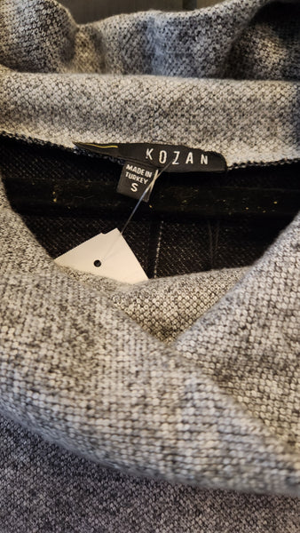 Kozan Short Sleeve Cowl Neck City Print Gray Sweater/Top