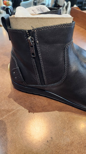 Taos Black Leather Ankle Boots