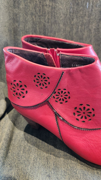 L'Artiste Red Leather Ankle Boots