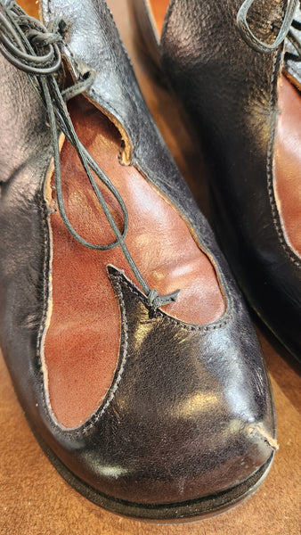 Cydwoq Two Tone Black and Brown Leather Shoes