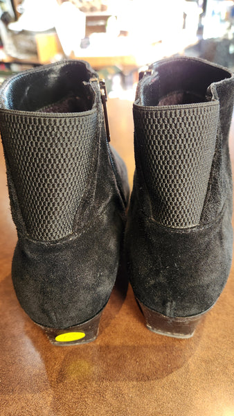 Aquatalia women’s black suede ankle boots