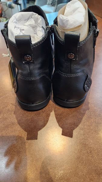 Taos Black Leather Ankle Boots