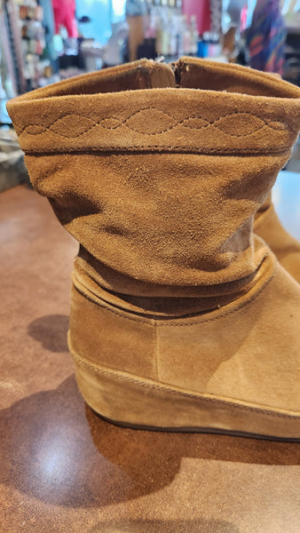 FitFlop Brown Tan Suede Boots