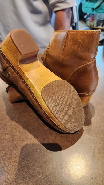 Merrell Brown Tan Leather Boots