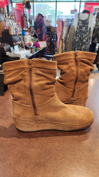 FitFlop Brown Tan Suede Boots