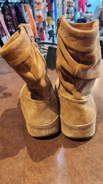 FitFlop Brown Tan Suede Boots