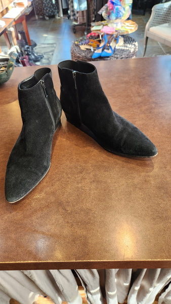 Aquatalia women’s black suede ankle boots