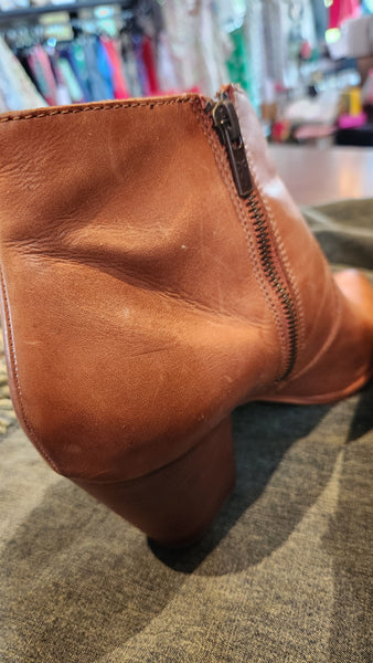 Frye Jennifer Ankle Boots Brown Leather Ankle Bootie