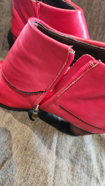 L'Artiste Red Leather Ankle Boots