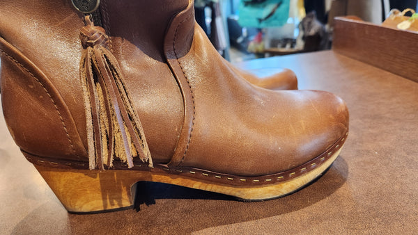 Merrell Brown Tan Leather Boots